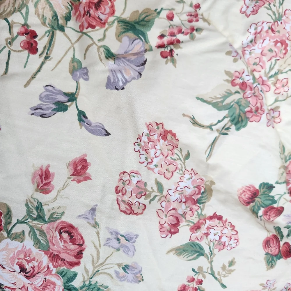 Laura Ashley Melrose Twin Reversible Comforter/Matching Bedskirt Made In The USA